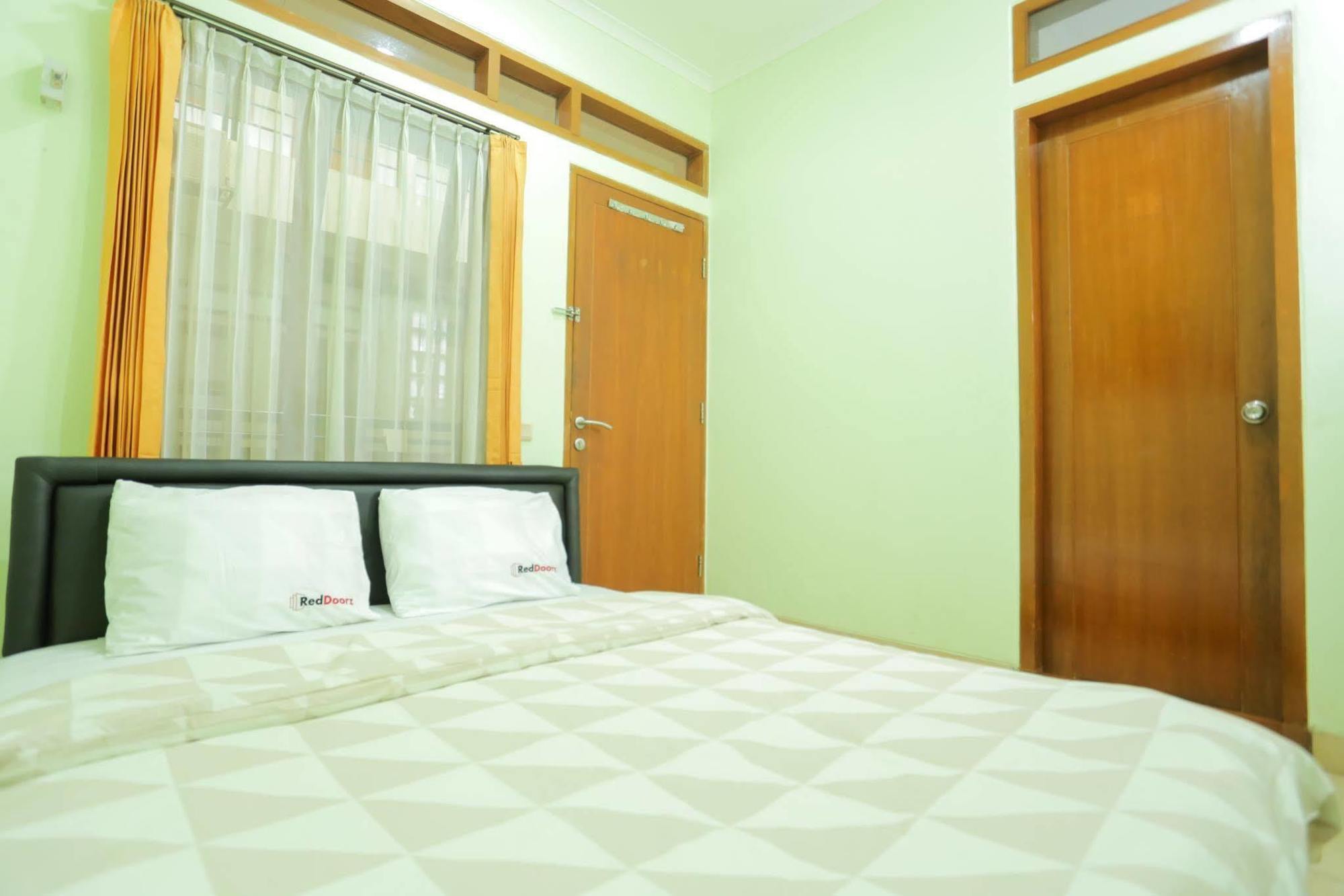 Reddoorz Near Sukajadi Hotel Bandung Exterior foto